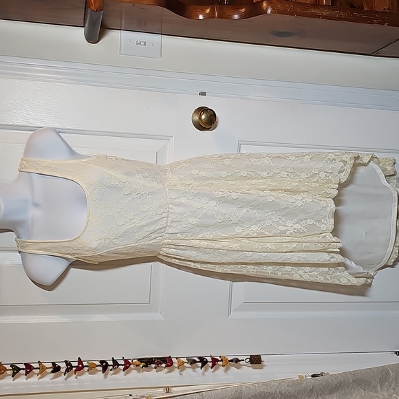 MIMI CHICA lacey dress XS cream sleeveless high-low - Picture 12 of 12